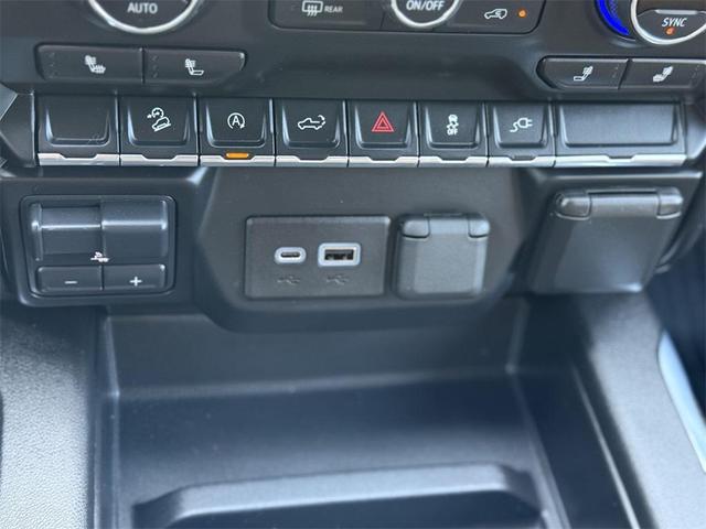 Photo of 2021 Silver Ice Metallic Chevrolet Silverado 1500
