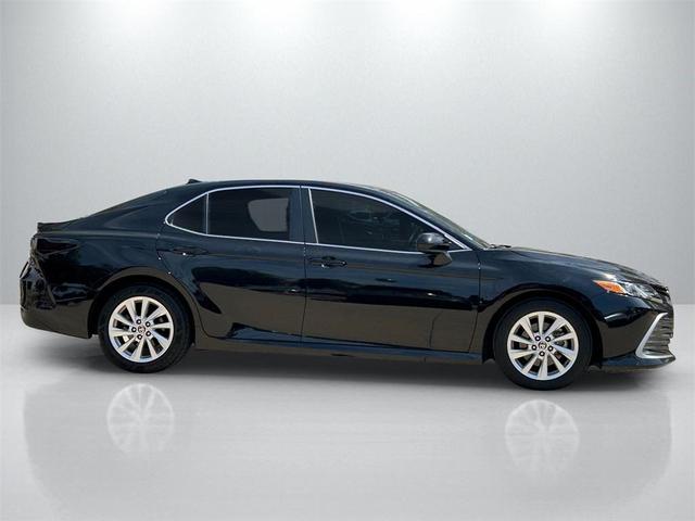 Photo of 2023 Midnight Black Metallic Toyota Camry