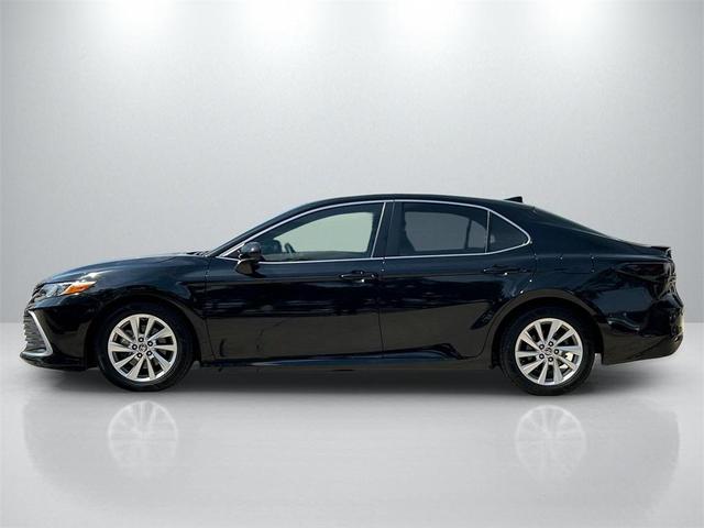 Photo of 2023 Midnight Black Metallic Toyota Camry