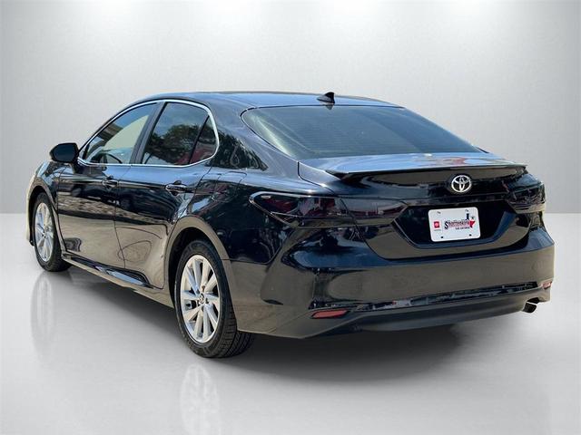 Photo of 2023 Midnight Black Metallic Toyota Camry