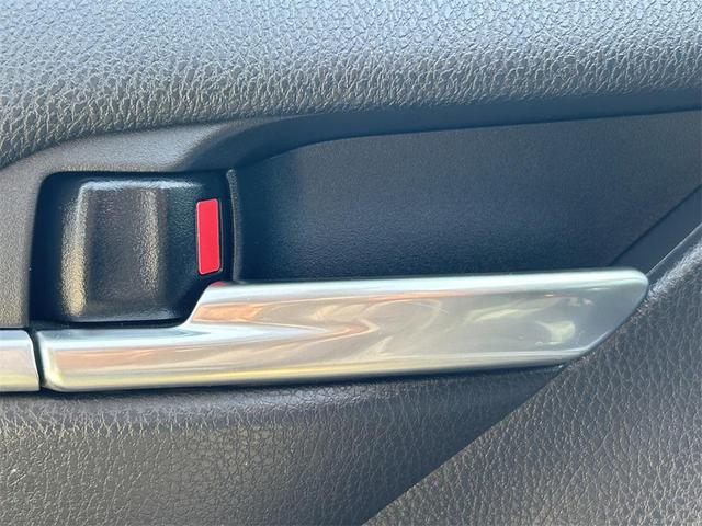 Photo of 2023 Midnight Black Metallic Toyota Camry