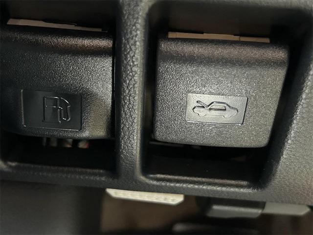 Photo of 2024 Midnight Black Metallic Toyota RAV4
