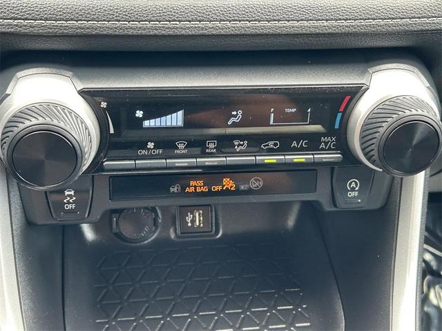 Photo of 2024 Midnight Black Metallic Toyota RAV4