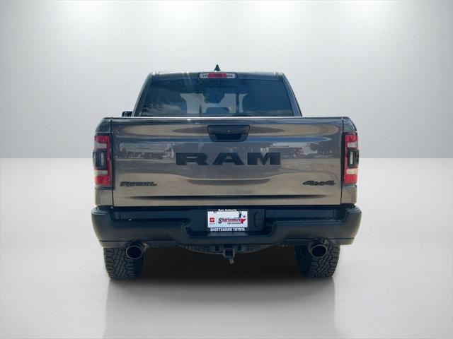 Photo of 2022 Granite Crystal Metallic Clearcoat RAM 1500