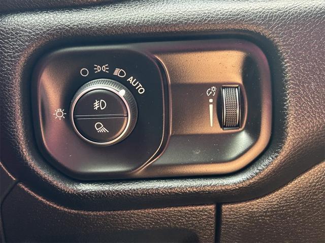 Photo of 2022 Granite Crystal Metallic Clearcoat RAM 1500