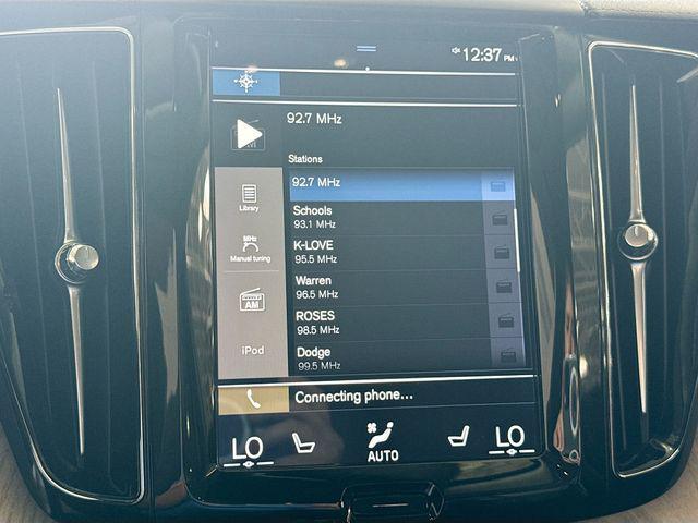 Photo of 2020 White Volvo XC60
