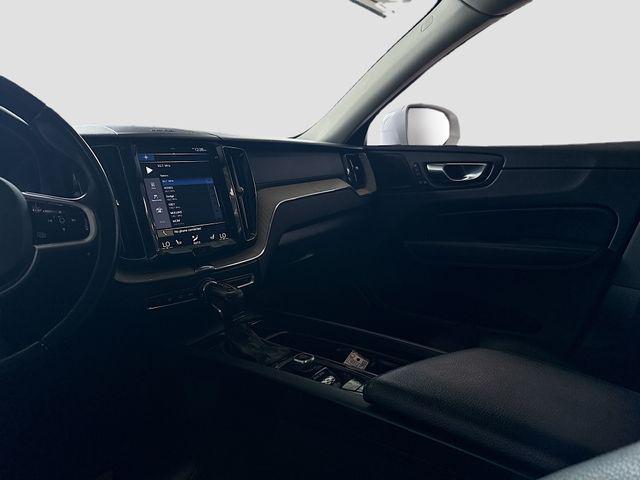 Photo of 2020 White Volvo XC60