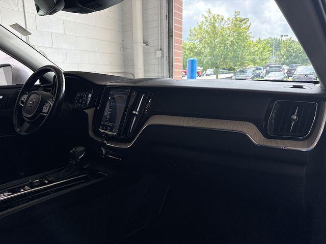Photo of 2020 White Volvo XC60