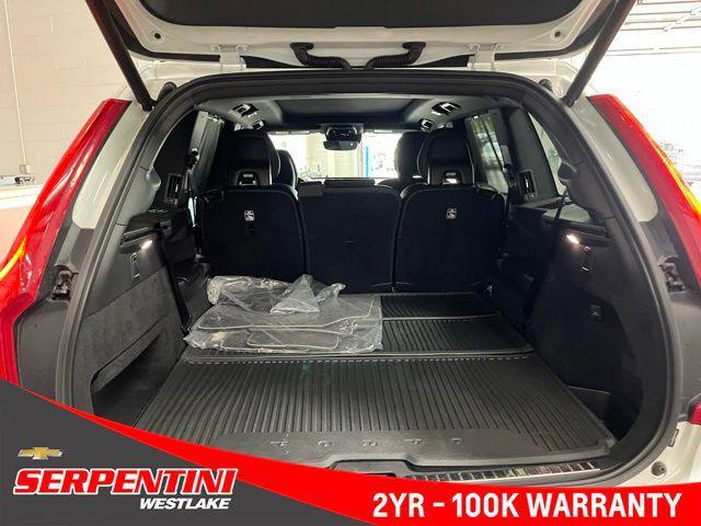 Photo of 2019 Crystal White Pearl Metallic Volvo XC90