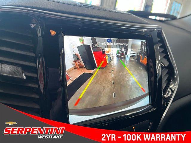 Photo of 2022 Bright White Clearcoat Jeep Cherokee