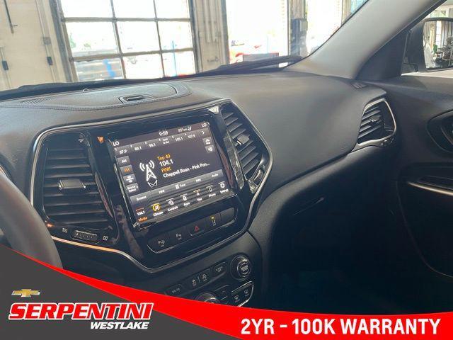Photo of 2022 Bright White Clearcoat Jeep Cherokee