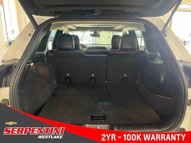Photo of 2022 Bright White Clearcoat Jeep Cherokee