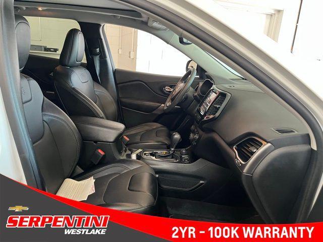 Photo of 2022 Bright White Clearcoat Jeep Cherokee