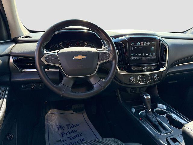 Photo of 2018 Silver Ice Metallic Chevrolet Traverse