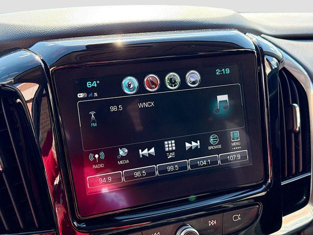 Photo of 2018 Silver Ice Metallic Chevrolet Traverse