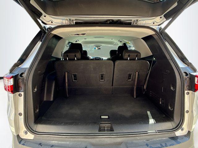 Photo of 2018 Silver Ice Metallic Chevrolet Traverse