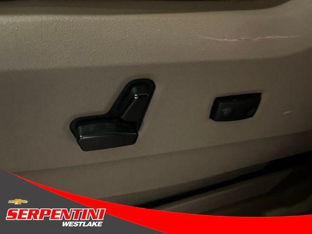 Photo of 2013 Cashmere Pearlcoat Chrysler Town & Country