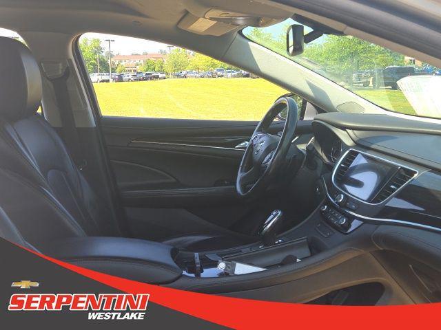 Photo of 2017 Quicksilver Metallic Buick LaCrosse