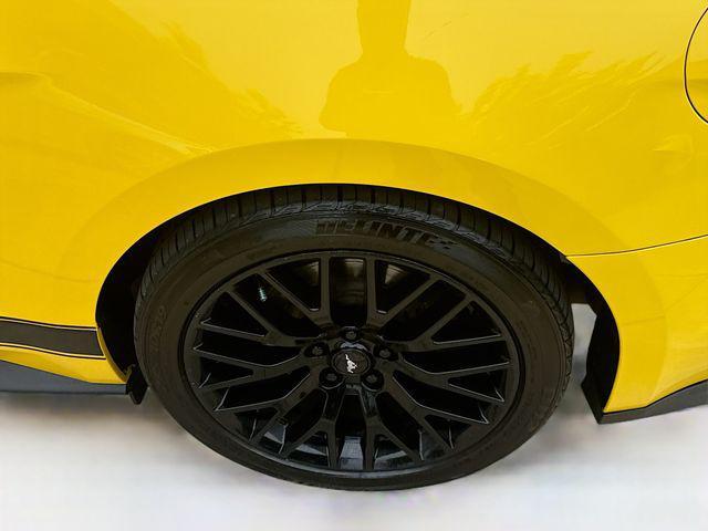 Photo of 2015 TRIPLE YELLOW TRICOAT Ford Mustang