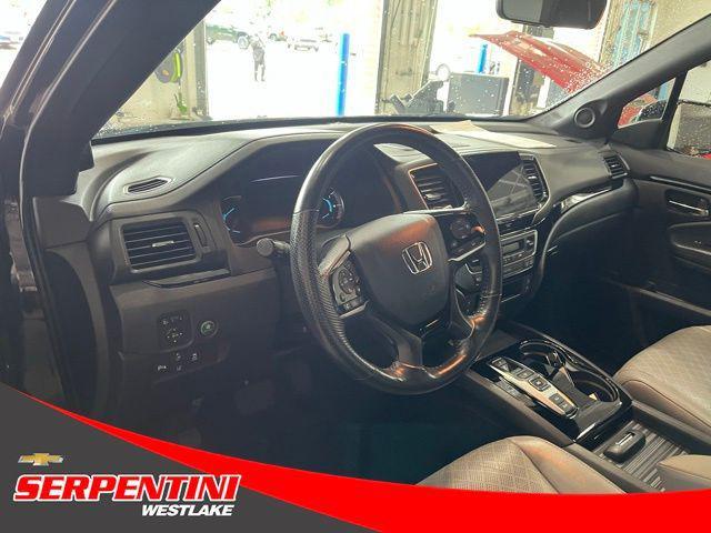 Photo of 2019 Black Honda Passport