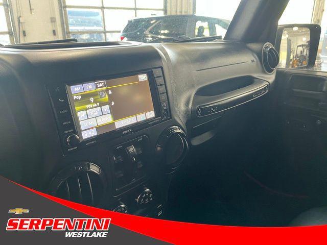 Photo of 2017 Black Clearcoat Jeep Wrangler Unlimited