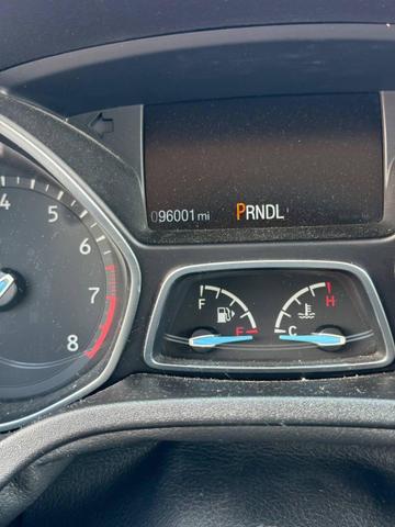 Photo of 2015 White Ford Focus
