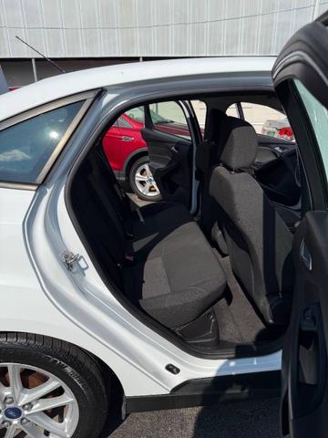 Photo of 2015 White Ford Focus