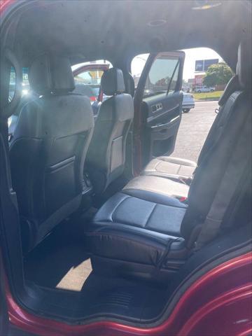 Photo of 2016 Burgundy Ford Explorer