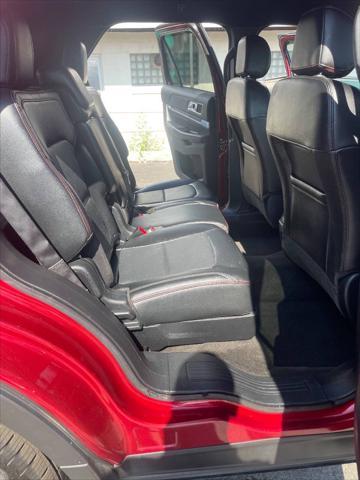 Photo of 2016 Burgundy Ford Explorer