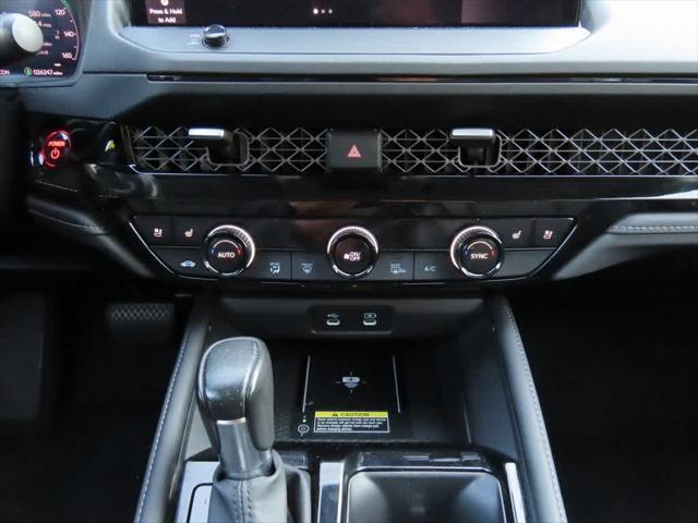 Photo of 2023 Crystal Black Pearl Honda Accord Hybrid