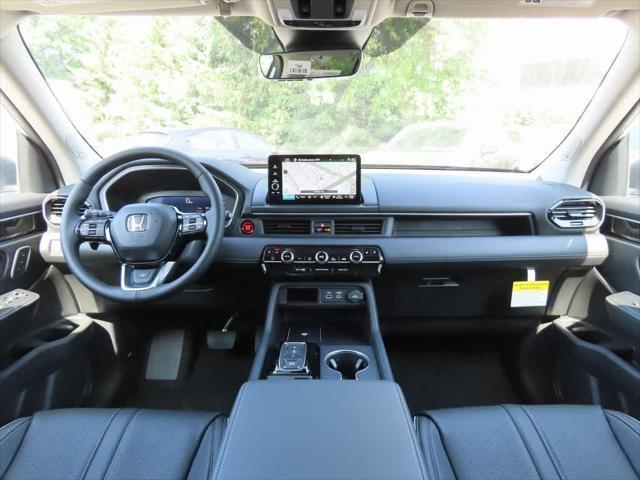Photo of 2025 Platinum White Pearl Honda Pilot