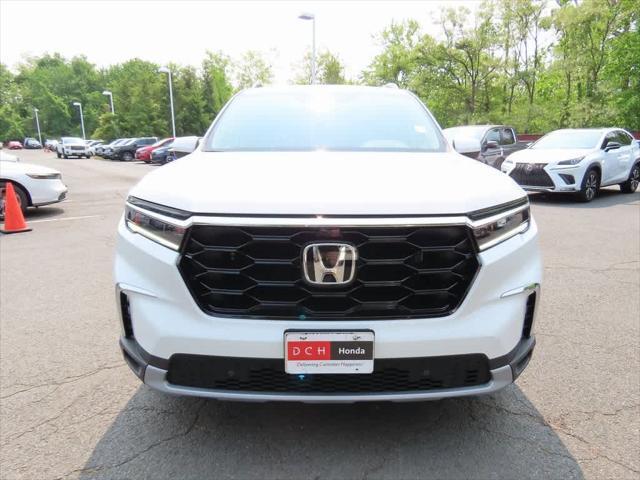 Photo of 2025 Platinum White Pearl Honda Pilot