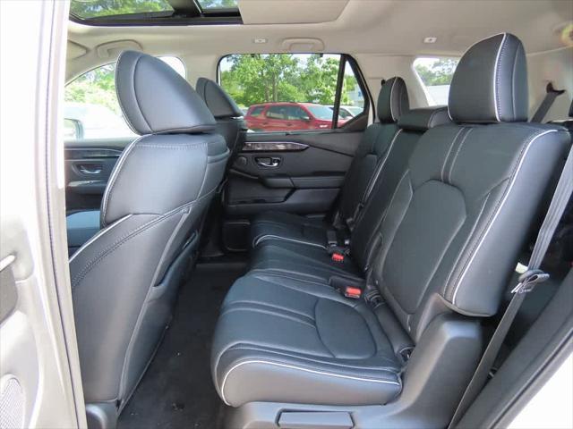 Photo of 2025 Platinum White Pearl Honda Pilot