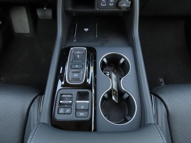 Photo of 2025 Platinum White Pearl Honda Pilot