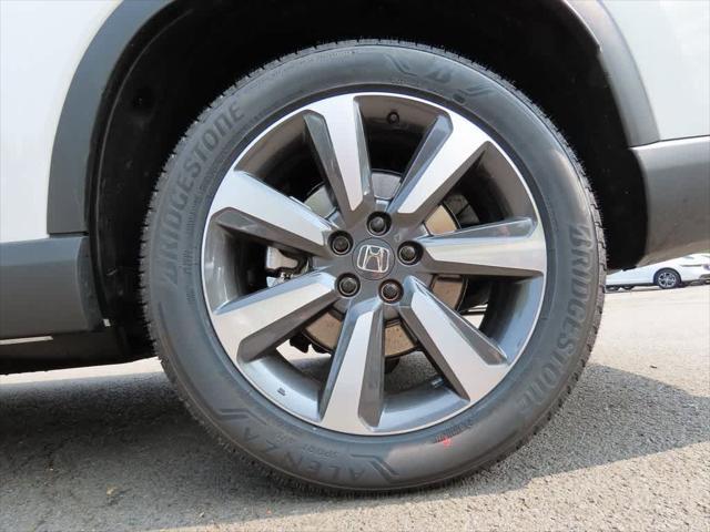 Photo of 2025 Platinum White Pearl Honda Pilot