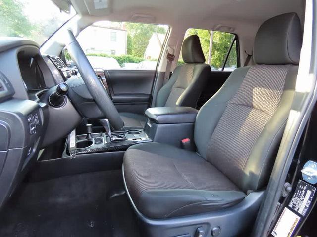 Photo of 2019 Midnight Black Metallic Toyota 4Runner