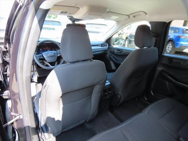 Photo of 2024 Agate Black Metallic Ford Escape