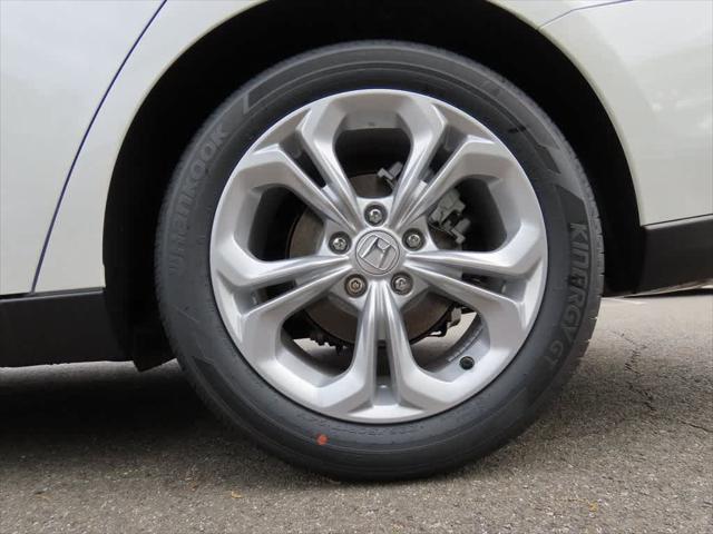 Photo of 2025 Platinum White Pearl Honda Accord