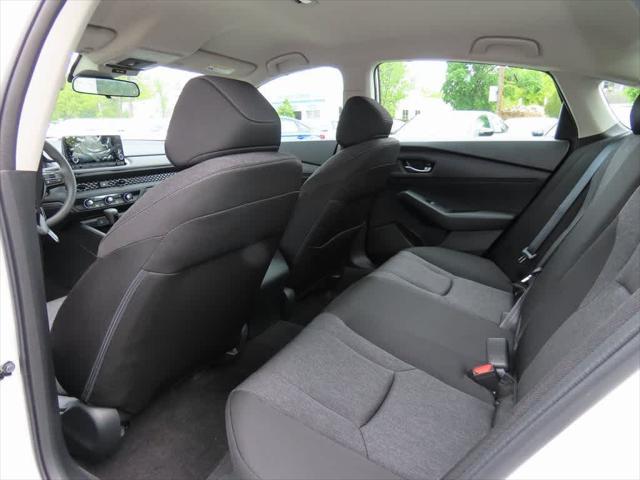 Photo of 2025 Platinum White Pearl Honda Accord