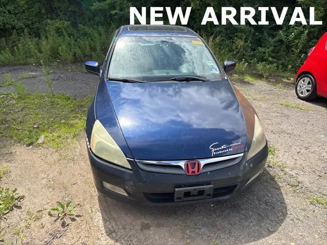 Photo of 2004 Blue Honda Accord