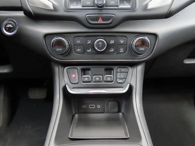 Photo of 2020 Summit White GMC Terrain