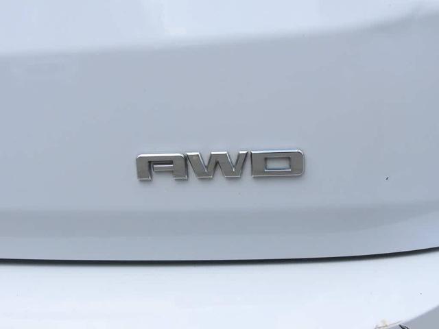 Photo of 2020 Summit White GMC Terrain