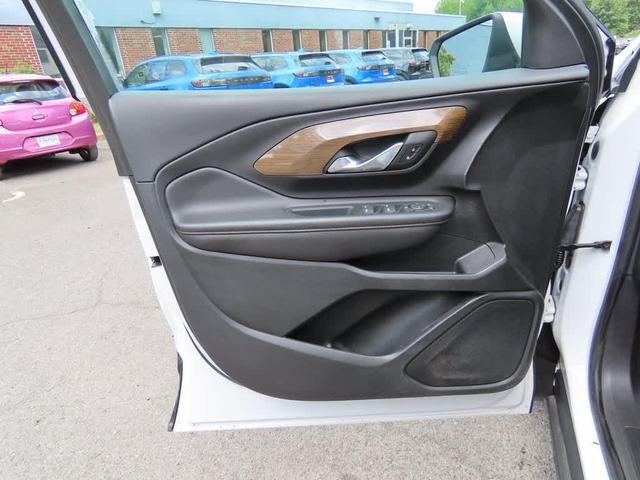 Photo of 2020 Summit White GMC Terrain
