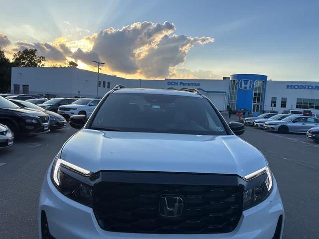 Photo of 2022 Platinum White Pearl Honda Passport