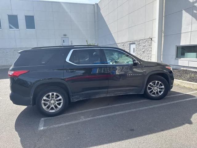 Photo of 2021 Mosaic Black Metallic Chevrolet Traverse