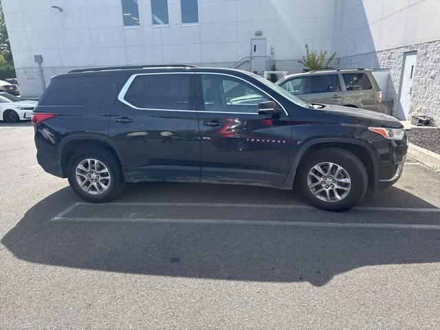 Photo of 2021 Mosaic Black Metallic Chevrolet Traverse
