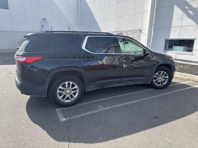 Photo of 2021 Mosaic Black Metallic Chevrolet Traverse