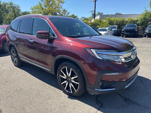 Photo of 2022 Deep Scarlet Pearl Honda Pilot