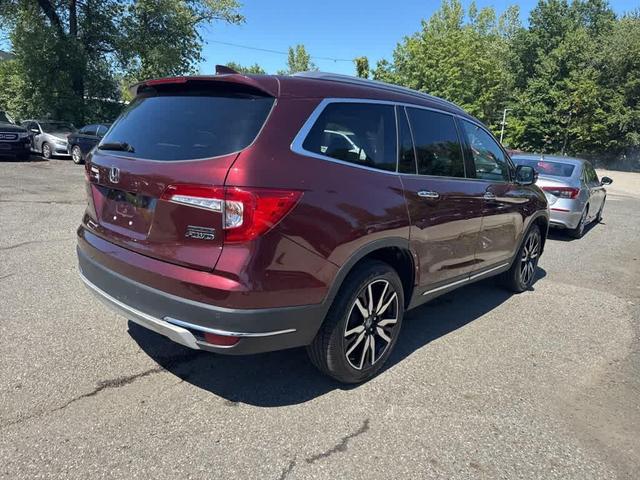 Photo of 2022 Deep Scarlet Pearl Honda Pilot