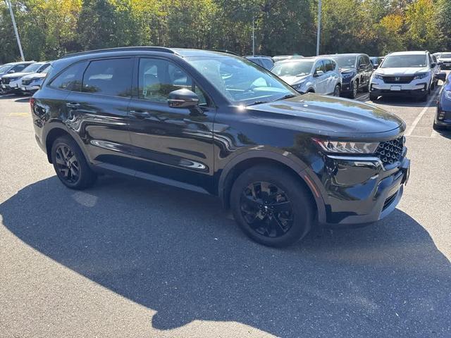 Photo of 2021 Ebony Black Kia Sorento
